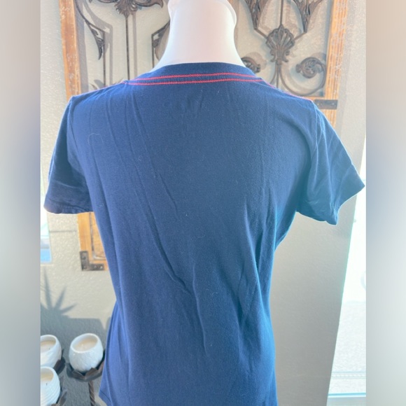 ⚾️❤️Cute Metallic 2018 Boston Red Sox V-Neck Tee - Navy, Red, Silver -Medium❤️⚾️ - Picture 5 of 10